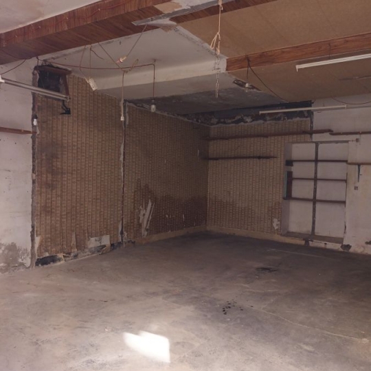  Annonces SUD NIMES : Local / Bureau | NIMES (30900) | 20 m2 | 220 &euro; 