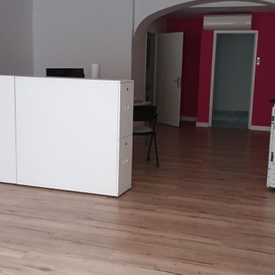  Annonces SUD NIMES : Local / Bureau | NIMES (30900) | 79 m2 | 919 &euro; 