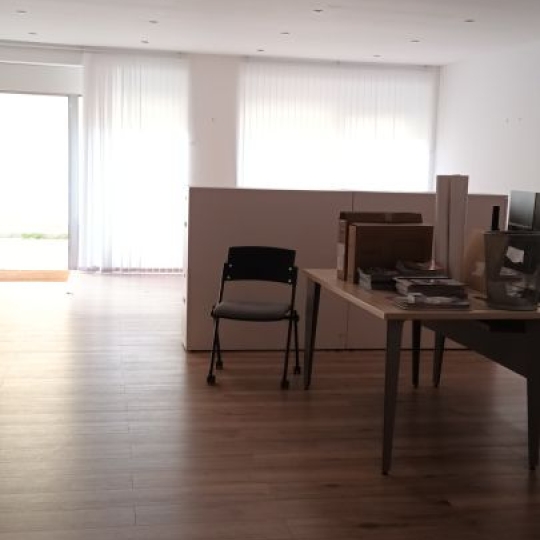  Annonces SUD NIMES : Local / Bureau | NIMES (30900) | 79 m2 | 919 &euro; 