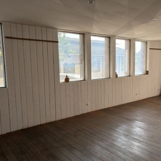  Annonces SUD NIMES : Local / Bureau | NIMES (30000) | 800 m2 | 2 500 &euro; 