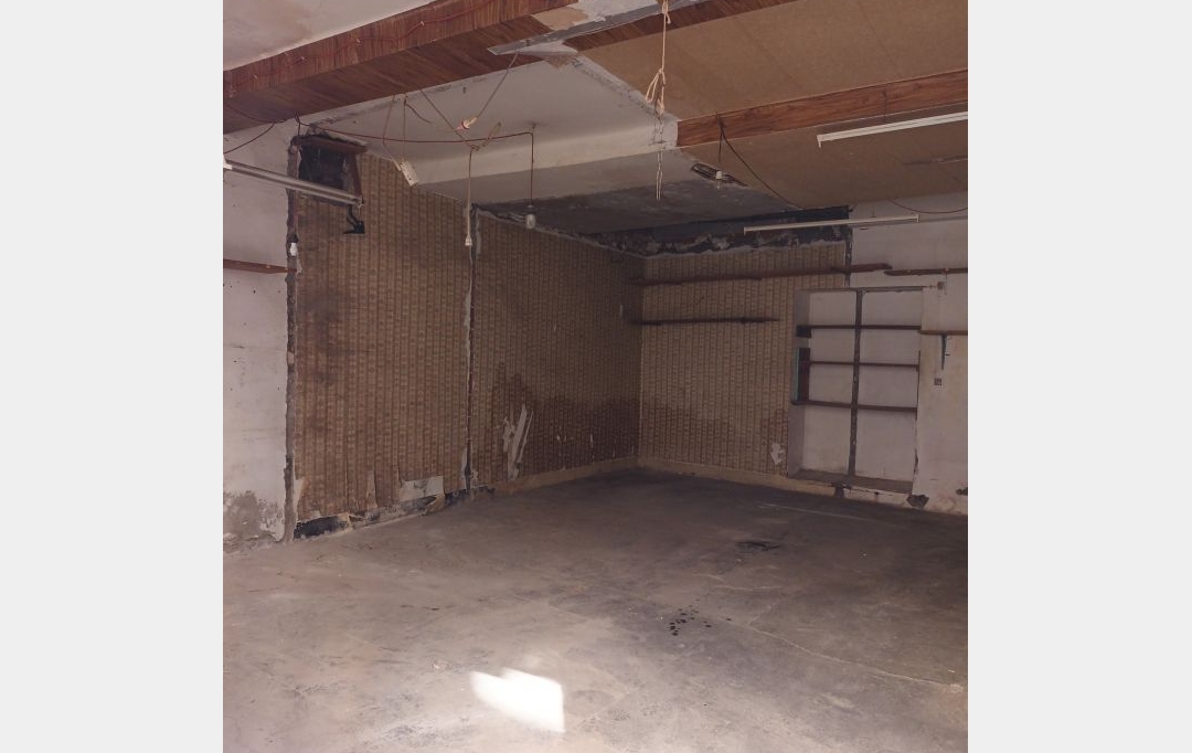 Annonces SUD NIMES : Local / Bureau | NIMES (30900) | 20 m2 | 220 &euro; 