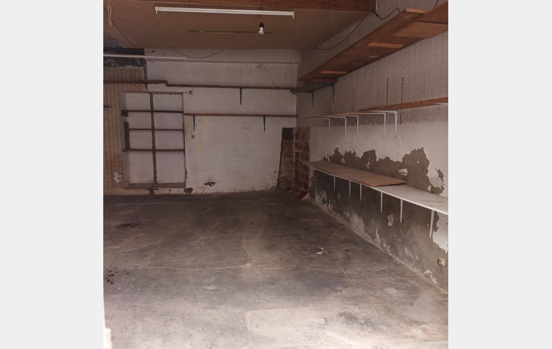 Annonces SUD NIMES : Local / Bureau | NIMES (30900) | 20 m2 | 220 &euro; 