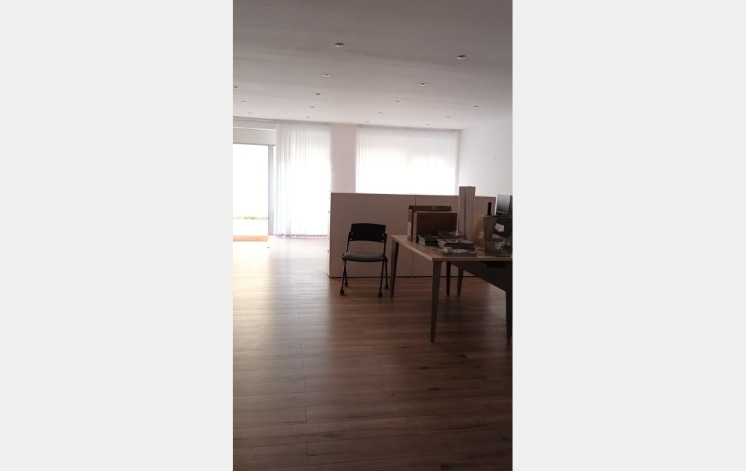 Annonces SUD NIMES : Local / Bureau | NIMES (30900) | 79 m2 | 919 &euro; 