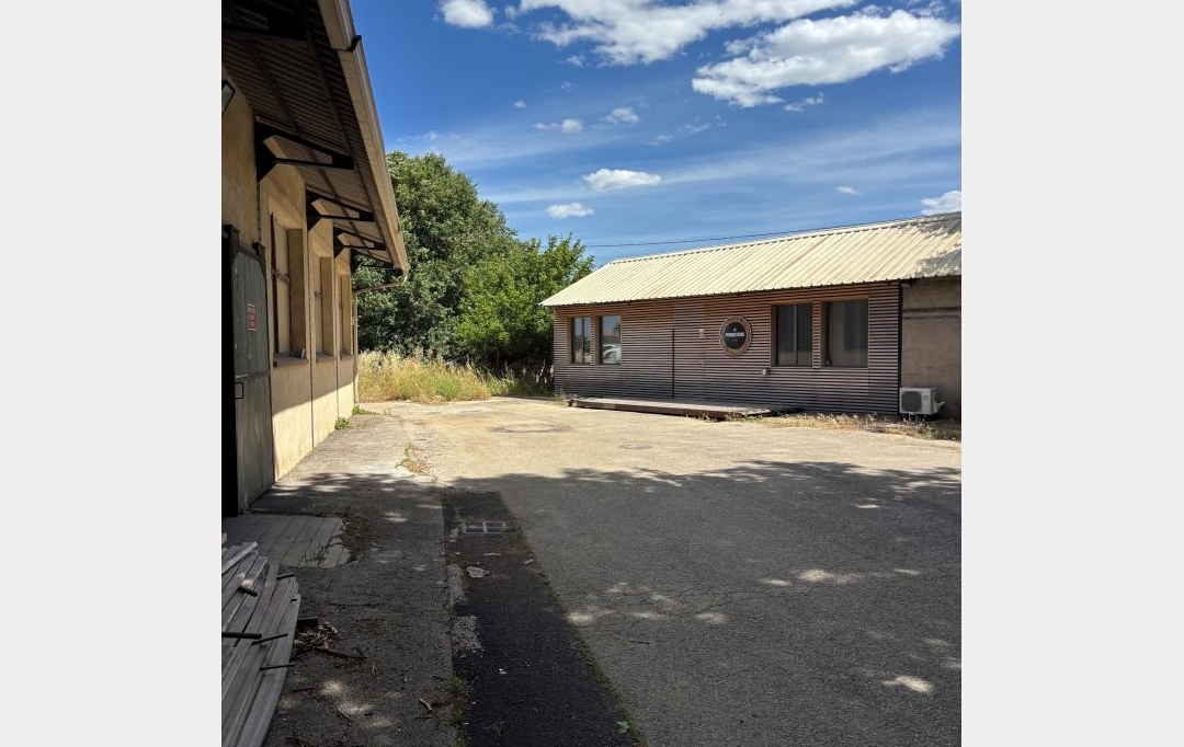 Annonces SUD NIMES : Local / Bureau | NIMES (30000) | 800 m2 | 2 500 &euro; 