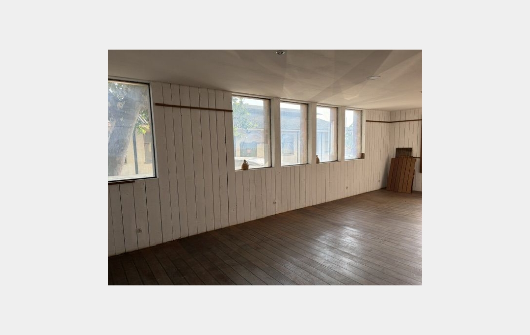 Annonces SUD NIMES : Local / Bureau | NIMES (30000) | 800 m2 | 2 500 &euro; 