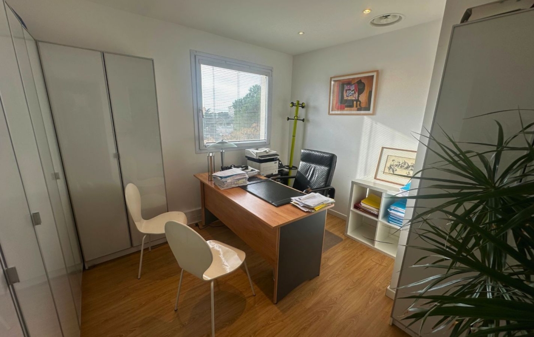 ND CONSEILS : Local / Bureau | NIMES (30000) | 128 m2 | 273 000 € 